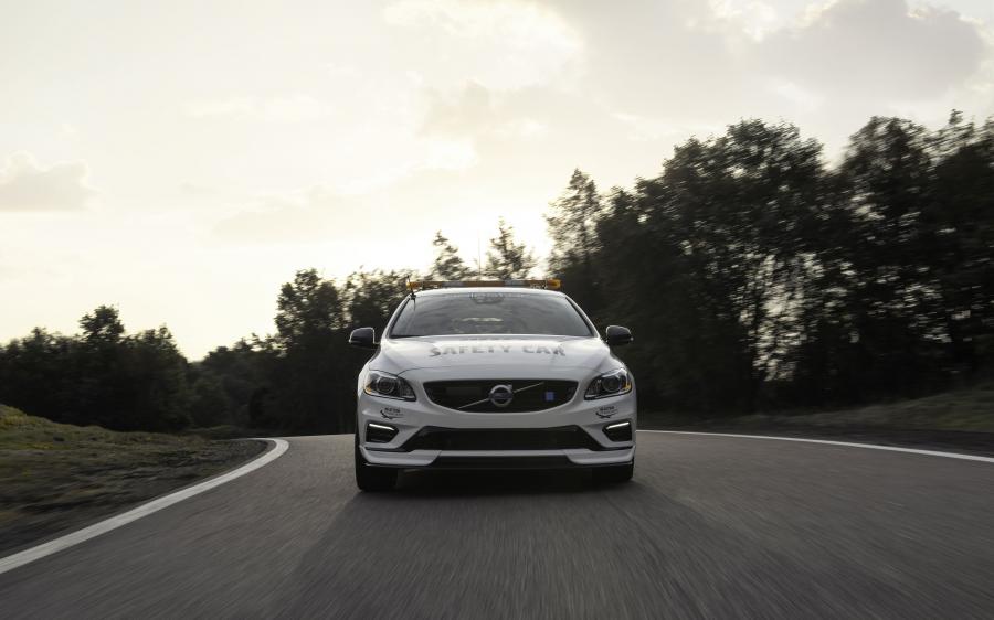  Volvo V60 Polestar WTCC Safety Car 2017 года  (фото 16 из 21)